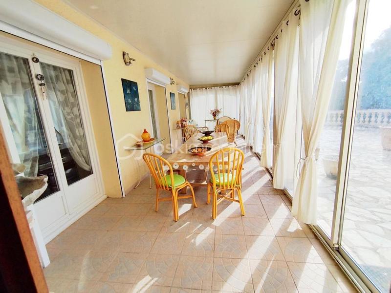 Villa - 255 m² - 9 pièces