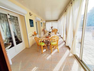 Villa - 255 m² - 9 pièces