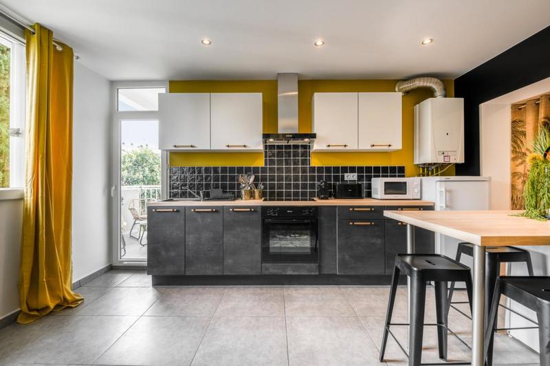 Appartement - 94 m² - 6 pièces