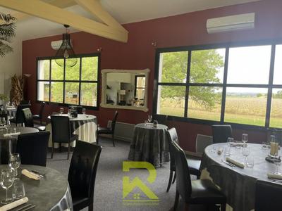 Propriété - 211 m² - 6 pièces