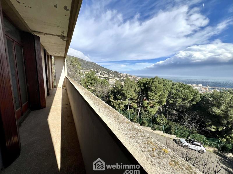 Appartement - 102 m² - 6 pièces