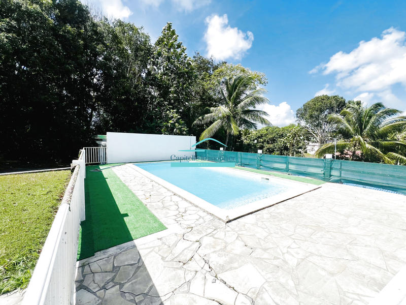 Maison - 182 m² - 8 pièces