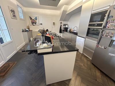 Villa - 187 m² - 6 pièces