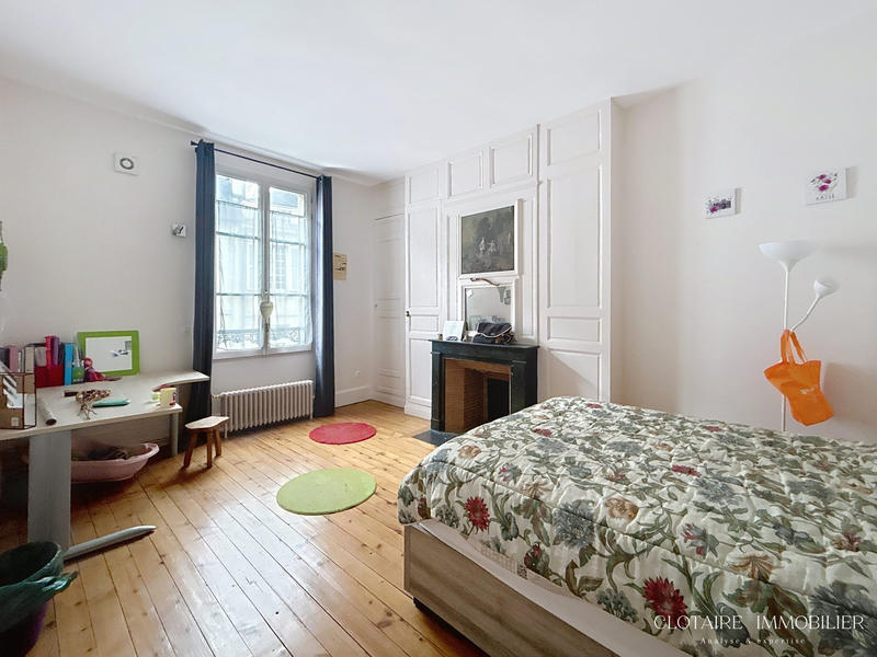 Maison - 600 m² - 12 pièces