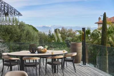 Villa - 330 m² - 7 pièces