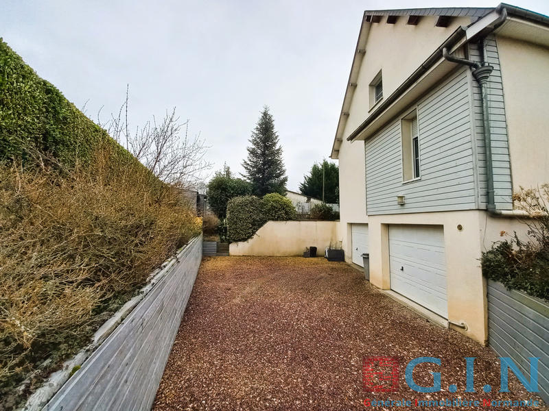 Maison - 195 m² - 7 pièces