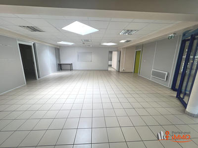Local d'activités - 330 m² - 16 pièces