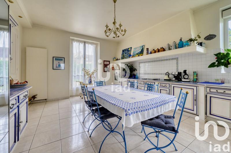 Maison - 323 m² - 11 pièces