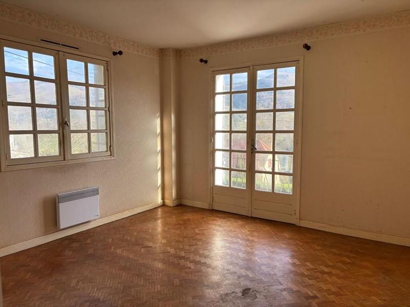 Villa - 100 m² - 5 pièces