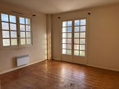 Villa - 100 m² - 5 pièces