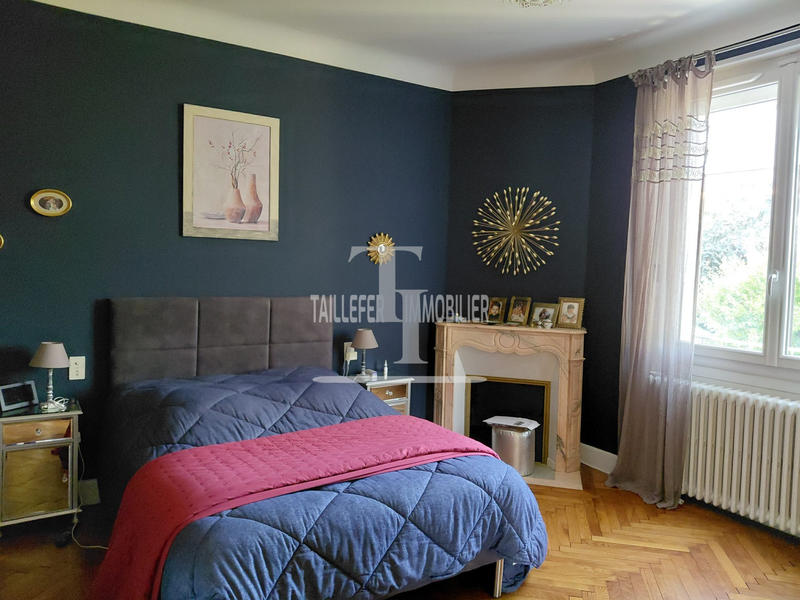 Maison - 220 m² - 7 pièces