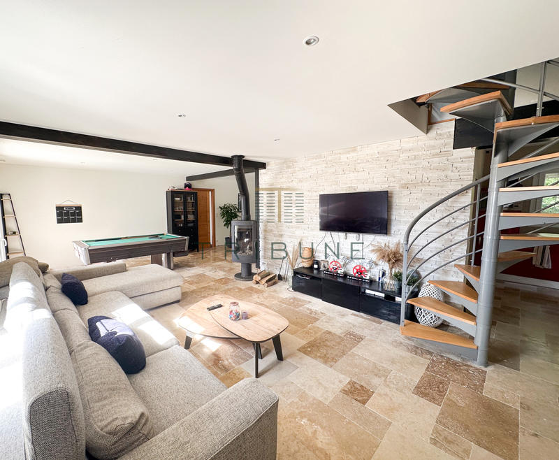 Maison - 160 m² - 6 pièces