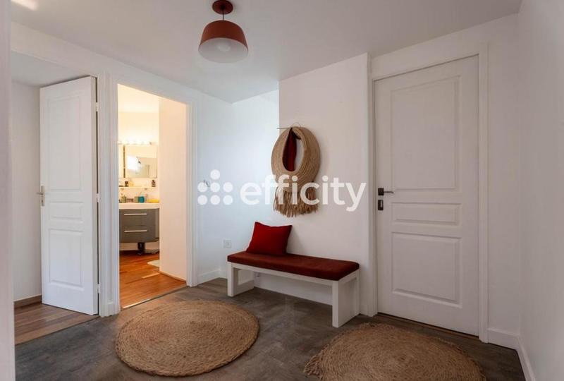 Maison - 147 m² - 7 pièces