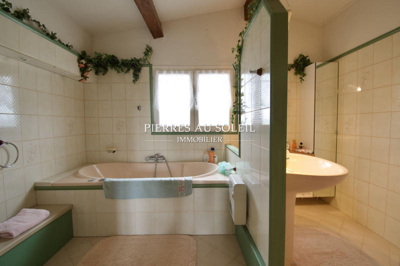 Propriété - 227 m² - 8 pièces