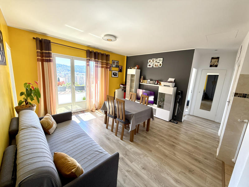 Appartement - 64 m² - 4 pièces