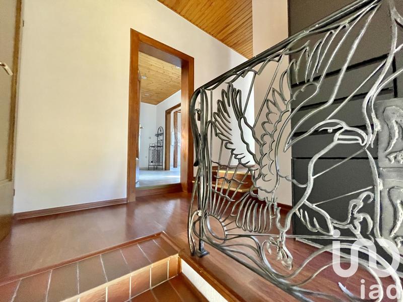 Maison - 225 m² - 8 pièces