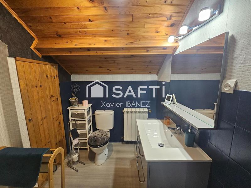 Maison - 234 m² - 9 pièces