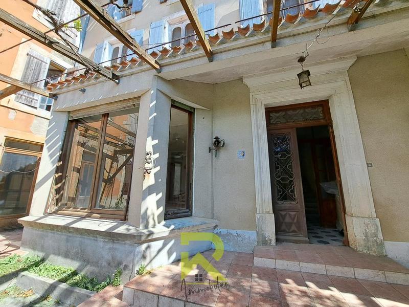 Maison - 400 m² - 20 pièces