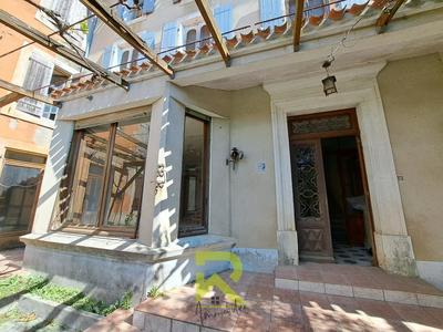 Maison - 400 m² - 20 pièces