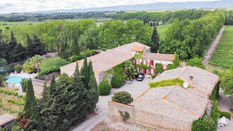 Propriété - 530 m² - 23 pièces