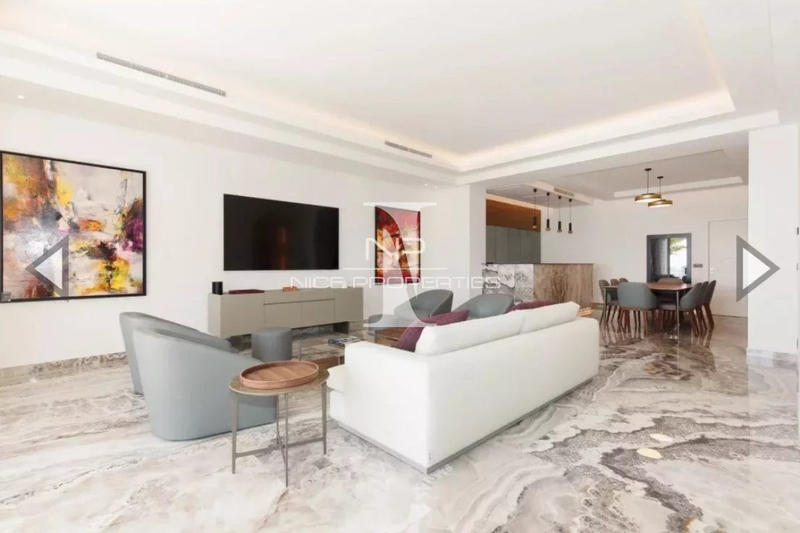 Appartement - 220 m² - 4 pièces