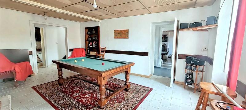 Maison - 230 m² - 14 pièces