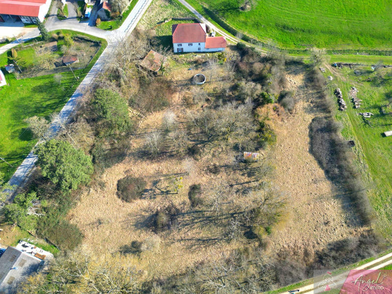 Maison - 250 m² - 8 pièces