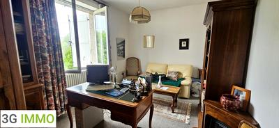 Maison - 304 m² - 10 pièces