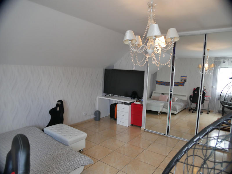 Maison - 258 m² - 8 pièces