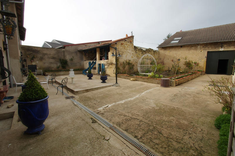 Maison - 320 m² - 10 pièces