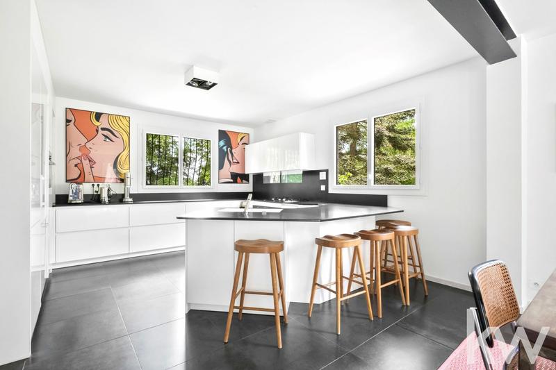 Maison d'architecte - 307 m² - 10 pièces