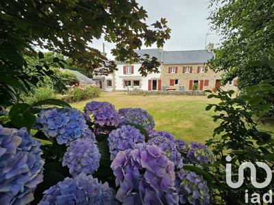 Maison - 151 m² - 6 pièces