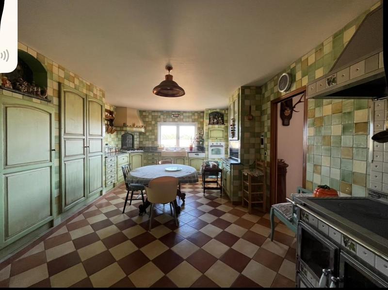 Demeure - 284 m² - 5 pièces