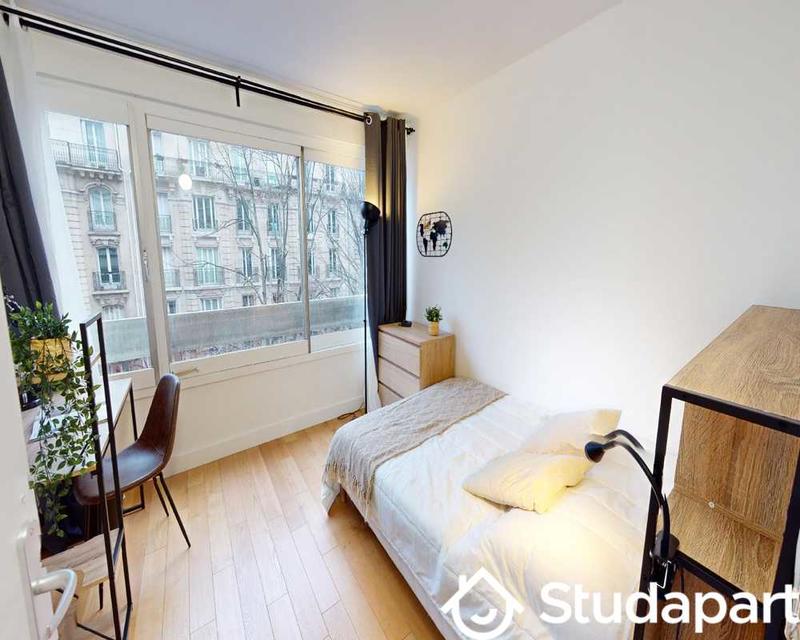 Chambre - 90 m² - 1 pièce