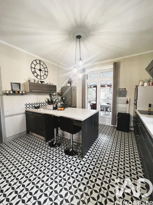 Maison - 188 m² - 8 pièces