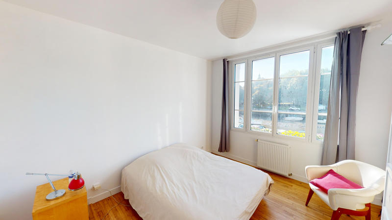 Maison - 240 m² - 11 pièces