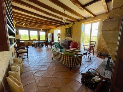 Maison - 286 m² - 9 pièces