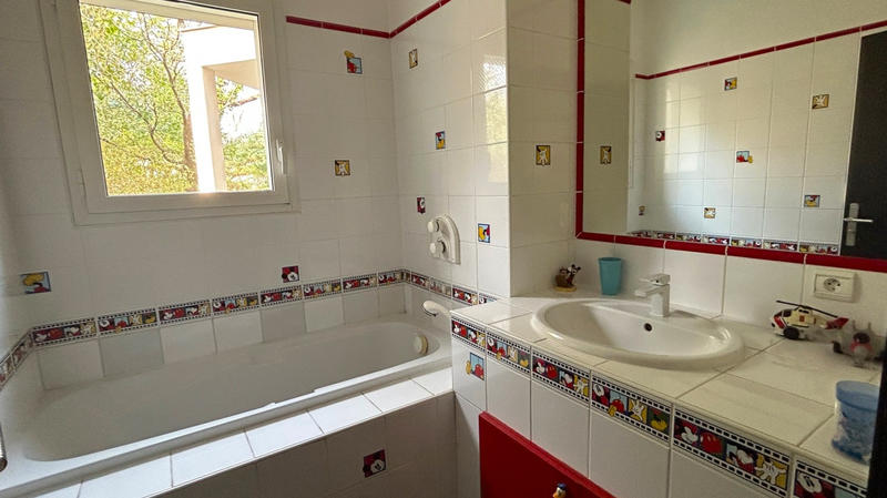 Maison - 286 m² - 7 pièces