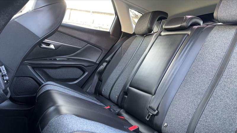 Peugeot 3008 1.2 PureTech 130 Eat8 Allure Business