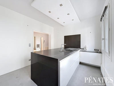 Appartement - 200 m² - 6 pièces