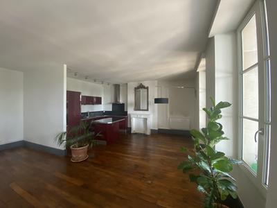 Appartement - 70 m² - 2 pièces