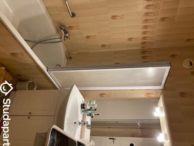 Chambre - 12 m² - 1 pièce