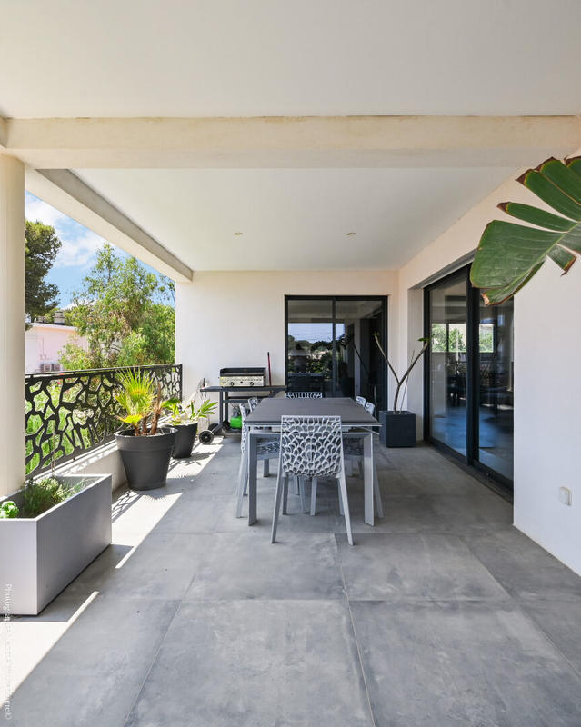 Maison - 220 m² - 6 pièces