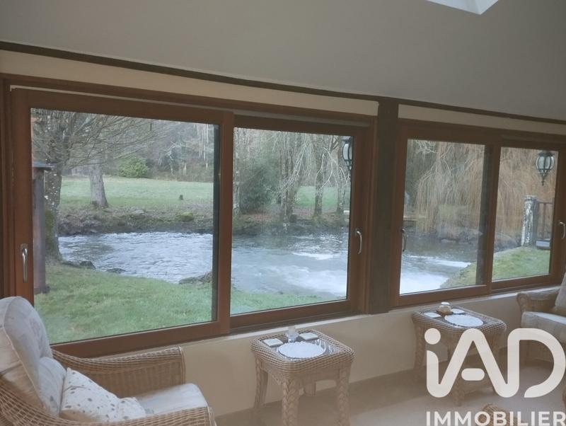 Maison - 230 m² - 10 pièces