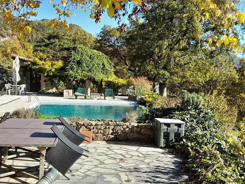 Propriété - 203 m² - 8 pièces