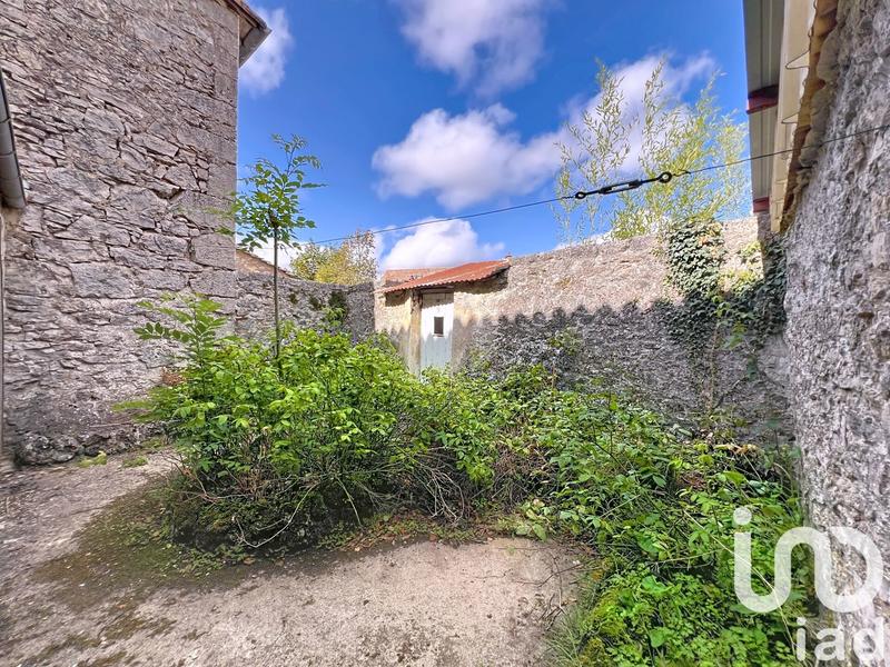 Maison - 228 m² - 19 pièces