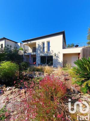 Maison - 231 m² - 10 pièces