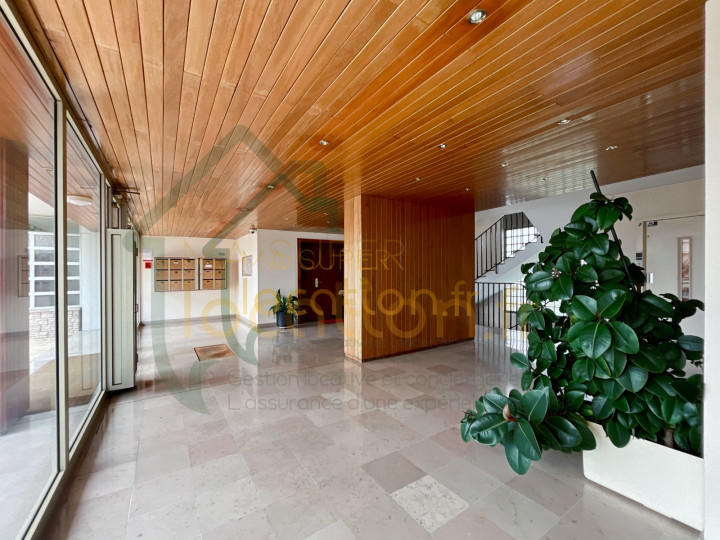 Appartement - 145 m² - 5 pièces