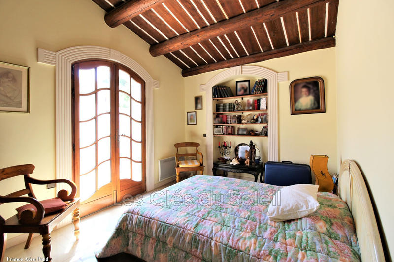 Maison - 227 m² - 8 pièces