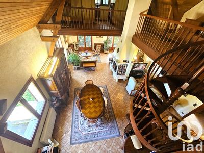 Maison - 225 m² - 8 pièces